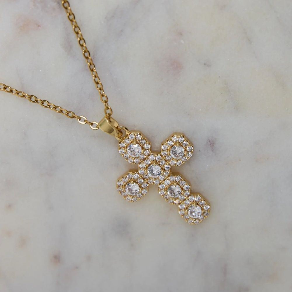 Gold Cross Pendant Necklace Q333